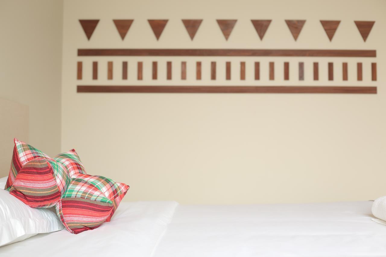 Navela Hotel & Convention Ratchaburi Екстериор снимка
