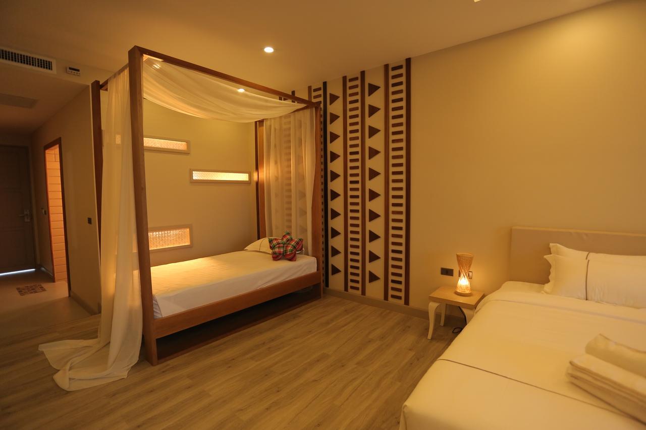 Navela Hotel & Convention Ratchaburi Екстериор снимка