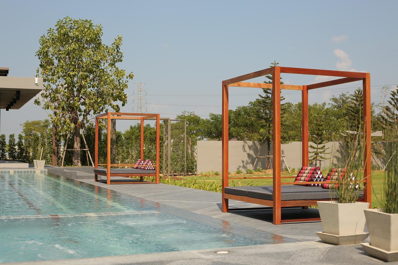 Navela Hotel & Convention Ratchaburi Екстериор снимка