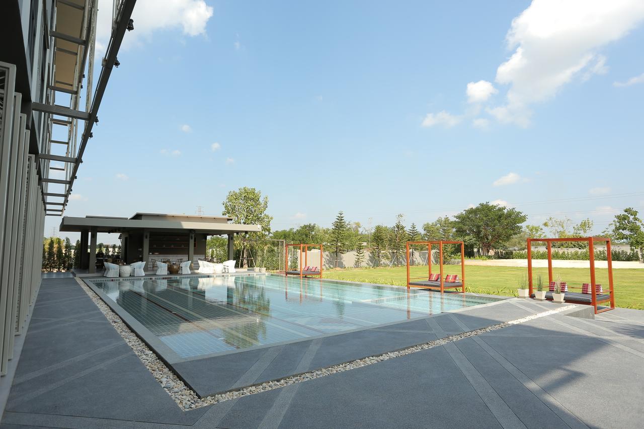 Navela Hotel & Convention Ratchaburi Екстериор снимка