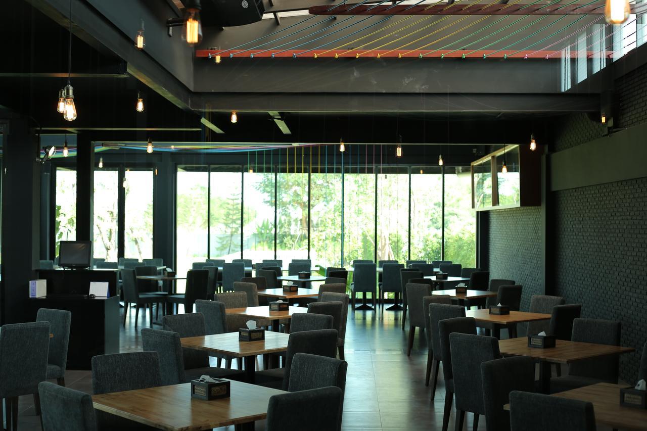 Navela Hotel & Convention Ratchaburi Екстериор снимка