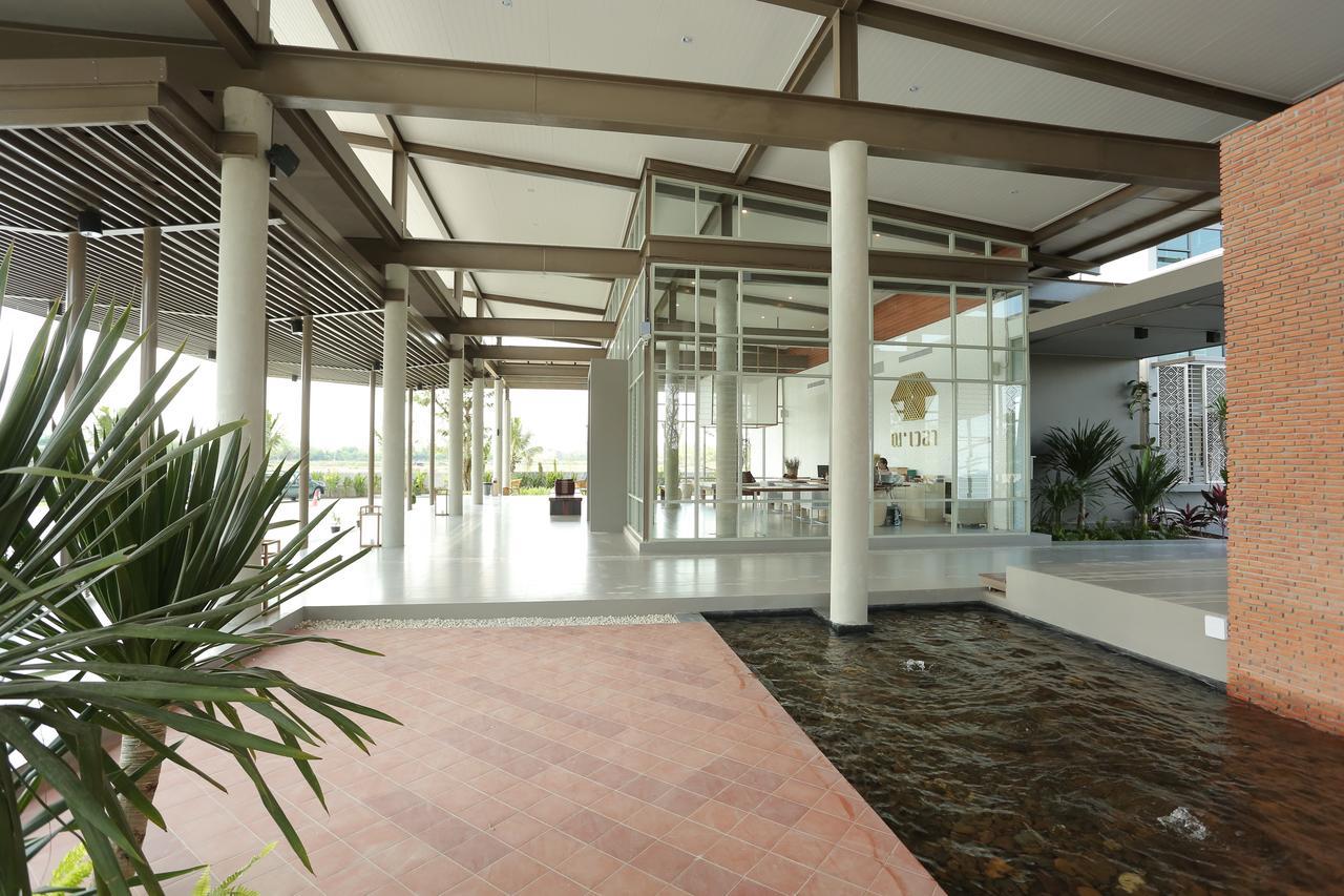 Navela Hotel & Convention Ratchaburi Екстериор снимка