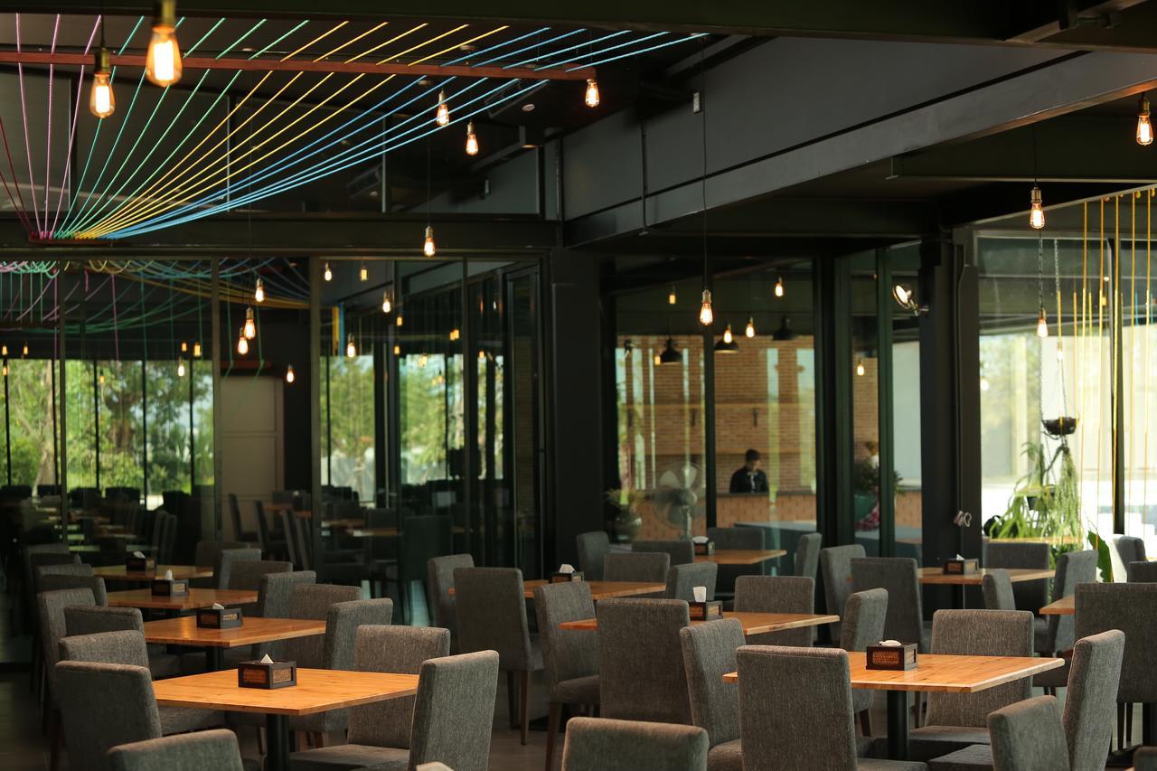 Navela Hotel & Convention Ratchaburi Екстериор снимка