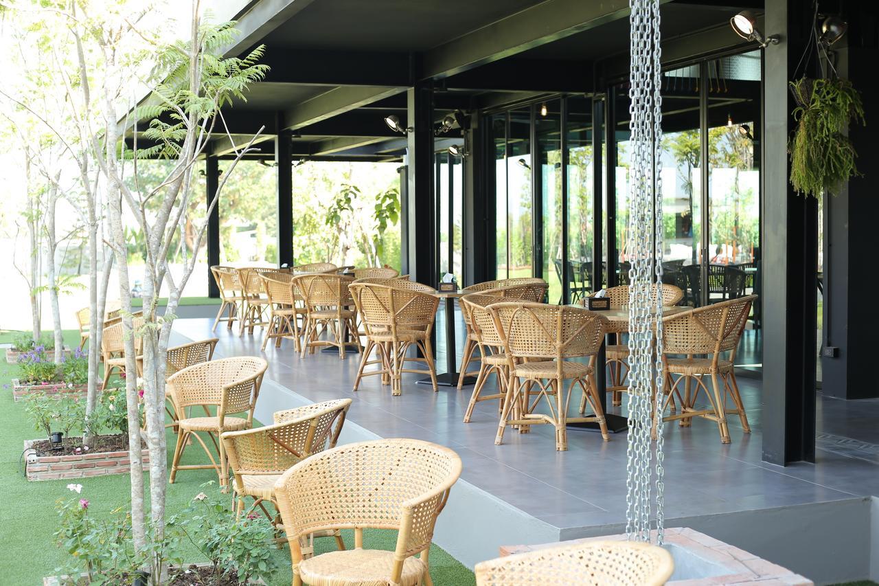 Navela Hotel & Convention Ratchaburi Екстериор снимка