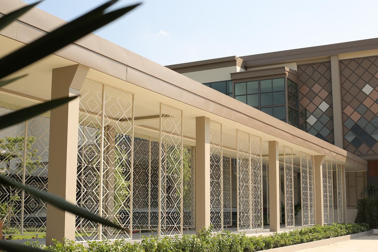 Navela Hotel & Convention Ratchaburi Екстериор снимка