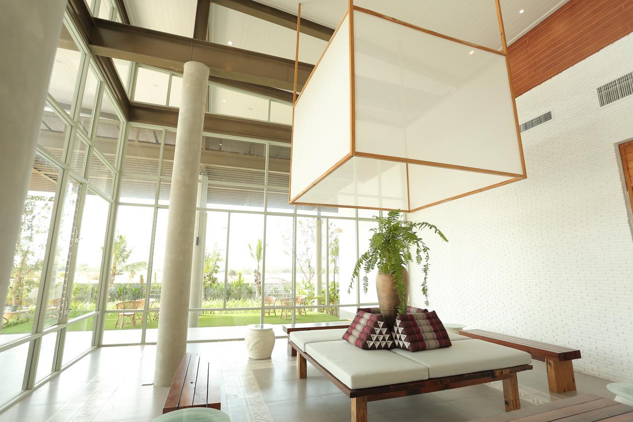 Navela Hotel & Convention Ratchaburi Екстериор снимка
